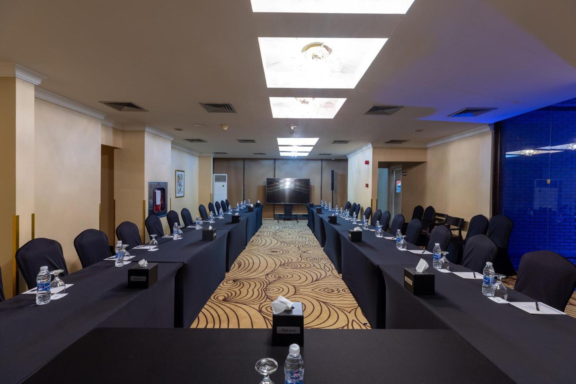 Babylon Rotana Hotel Baghdad Exterior photo